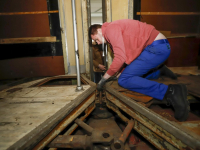 Historische tram op transport naar Heijkoop Trading Dordrecht