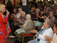 20150210-Willeke-Alberti-zingt-in-een-vol-Prisemarij-Dordrecht-Tstolk-002