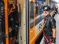 Roze Maandag van start met de Roze Maandag Express Centraal station Dordrecht