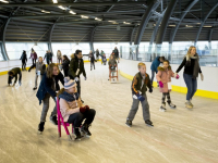 Honderden kinderen van plan Nederland schaatsen in Sportboulevard Dordrecht