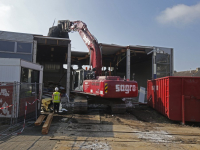 Sloop van leegstaande school gestart bij de gymzaal