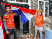 Merz klaar voor het oranjefeest