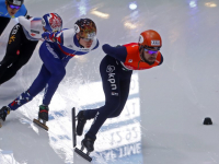 20170510-Sjinkie-Knegt-tijdens-de-1500-meter-Audi-World-Cup-Shorttrack-Sportboulevard-Dordrecht-Tstolk-001