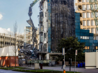 Sloop voormalige Rabobank en kantoorpand bijna tegen de vlakte Spuiboulevard Dordrecht