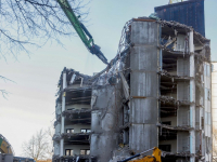 Sloop voormalige Rabobank en kantoorpand bijna tegen de vlakte Spuiboulevard Dordrecht