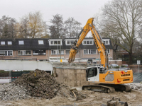 Sloop op en afrit Winkelcentrum Sterrenburg Dordrecht Tstolk