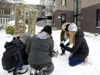 Sneeuwpoppen voor bewoners De Merwelanden