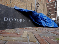 Prinses Beatrix onthult Standbeeld Willem van Oranje Hofstraat Dordrecht