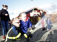 20152702-Brandweer-sluit-thema-Bambino-Kinderopvang-af-met-groot-geschut-Dordrecht-Tstolk-002_resize