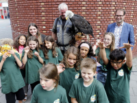 Afsluiting zomerschool met roofvogeldemonstratie Basisschool De Wereldwijzer Dordrecht