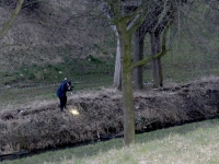 20150203-Politie-vindt-stoffelijk-overschot-in-sloot-Brugweg-Zwijndrecht-Tstolk-001_resize