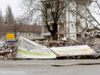 Stormschade Bouwhekken omgewaaid Van kinsbergenstraat Dordrecht