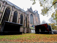 Opbouwen Sinterklaaspodium Grotekerksbuurt