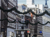 Feestversiering opgehangen