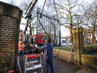 21122022-Hekken-Park-Merwestein-hangen-weer-op-zijn-plek-Dordrecht-Stolkfotografie-002