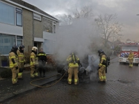 20160212 Meerdere auto\'s uitgebrand Luxemburgsestraat in Zwijndrecht Tstolk 002