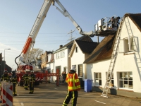 20152710-Uitslaande-brand-in-woning-Sliedrecht-Tstolk-001