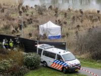 Wandelaars vinden stoffelijk overschot in riet Generaal SH Spoorpad De Staart Dordrecht