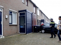 20152110-Politie-zoekt-blauw-kleurige-citroën-Frida-Katz-erf-Dordrecht-Tstolk-004