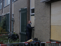 Recherche en brandweer verrichten in woning onderzoek Cremerstraat Papendrecht