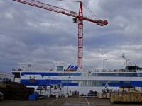 Veerboot Vlieland meert aan in Dordrecht