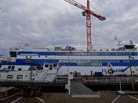 Veerboot Vlieland meert aan in Dordrecht