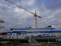 Veerboot Vlieland meert aan in Dordrecht