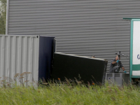 20170509 Grondstoffen gevonden in container Jade Kil III Dordrecht Tstolk 002