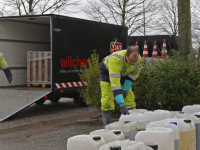 20172311-Verdachte-vaten-in-sloot-bij-Halmaheiraplein-Dordrecht-Tstolk-003