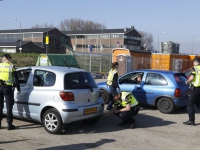 20170404 Verkeerscontrole door Aspiranten van de politie Maasstraat Dordrecht Tstolk 001