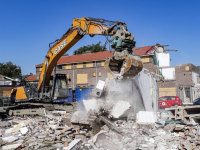 Sloophamer in woningen Land van Valk Oudelandstraat Dordrecht