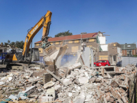 Sloophamer in woningen Land van Valk Oudelandstraat Dordrecht