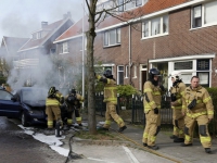 20170604 Auto in brand gestoken Juliana van Stolbergstraat Zwijndrecht tstolk 001