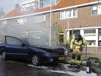 20170604 Auto in brand gestoken Juliana van Stolbergstraat Zwijndrecht tstolk 002