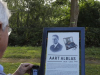 Onthulling straatnaam en informatiebord Aart Alblaspad De Staart Dordrecht