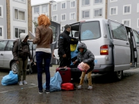 20151510-Vluchtelingen-zijn-aangekomen-in-Zwijndrecht-Tstolk-001