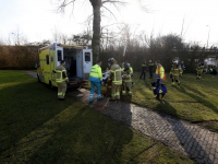 20170202 Vrouw valt te water in de Giessen Jupiterstraat hardinxveld Giessendam Tstolk 002