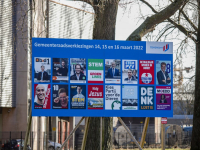 Zeventien Aanplakborden gemeenteraadsverkiezingen Kerkeplaat Dordrecht