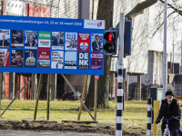 Zeventien Aanplakborden gemeenteraadsverkiezingen Kerkeplaat Dordrecht