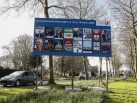 Zeventien Aanplakborden gemeenteraadsverkiezingen Oranjelaan Dordrecht