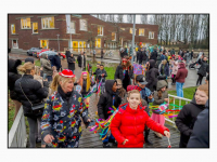 0902024-Carnavalsoptocht-door-de-buurt-heen-basisschool-Parkwijck-Dordrecht-Stolkfotografie-002