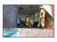04022025-Bestuurder-bestelbus-rijdt-pand-binnen-op-Dordtse-Kil-3-Dordrecht-Stolkfotografie-001