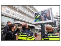 19022024-Opening-rondreizende-fototentoonstelling-politie-anno-2024-Spuiboulevard-Dordrecht-Stolkfotografie-005