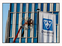 03032026-Grote-klok-op-gevel-nieuw-Dordthuis-geplaatst-Dordrecht-Stolkfotografie