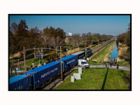03032026-Treinverkeer-gestremd-na-botsing-trein-en-bestelbus-op-Zuidendijk-Dordrecht-Stolkfotografie
