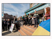 14032024-Wijkagenten-legden-7de-blauwe-tegel-voor-Sociaal-Wijkteam-Bankastraat-Dordrecht-Stolkfotografie-003