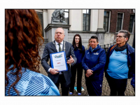 11032025-Duizenden-handtekeningen-voor-behoud-van-zwembad-De-Dubbel-Stadhuis-Dordrecht-Stolkfotografie