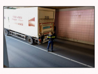 18032025-Vrachtwagen-met-oplegger-van-Hema-vast-in-tunnel-Dubbeldamseweg-Zuid-Dordrecht-Stolkfotografie-001