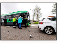 10042026-Flinke-schade-bij-aanrijding-tussen-stadsbus-en-auto-Aquamarijnweg-Dordrecht-Stolkfotografie-001