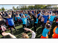 26042024-Gezamelijke-koningsspelen-van-drie-Jenaplanscholen-tijdens-100-jarig-bestaan-Sportpark-Krommedijk-Dordrecht-Stolkfotografie-007